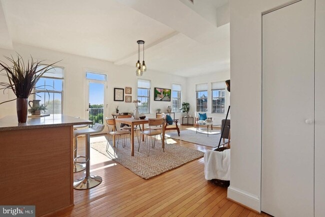 Photo - Beautiful One BR in Columbia Heights/Adams Morgan Apartment