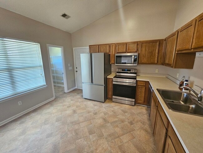 Building Photo - 175 Firebridge Dr