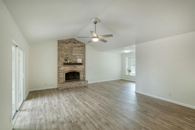 Building Photo - 9001 Lodge Ct