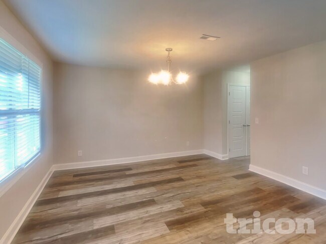 Foto del edificio - 1167 Eagles Nest Ln