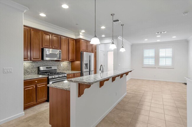 Foto del edificio - Gorgeous 2 Bedroom 2.5 Bathroom Townhome - Incredible Location