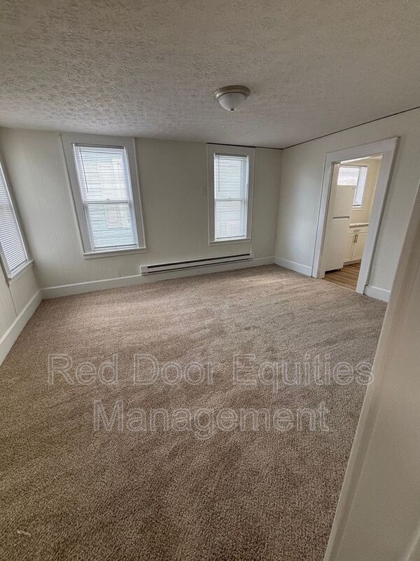 Building Photo - 522 N High St