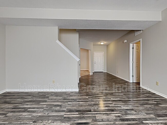Foto del edificio - 6401 Enclave Blvd