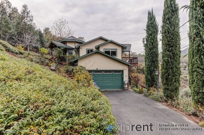 Building Photo - 3 br, 2.5 bath House - 9939 El Capitan Way...