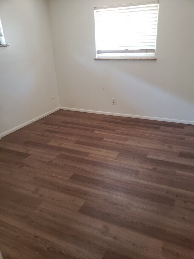 Bedroom - 5370 King Ct