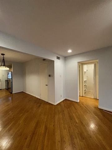Foto del edificio - 4211 Newton Ave