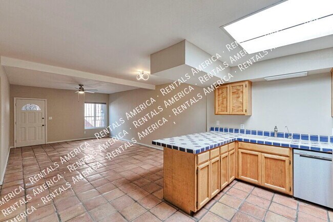 Foto del edificio - 277 E Root Way