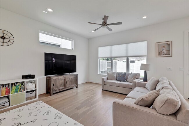 Building Photo - 8706 Ojeman Crk Ln