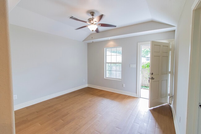 Foto del edificio - 304 Truman St,