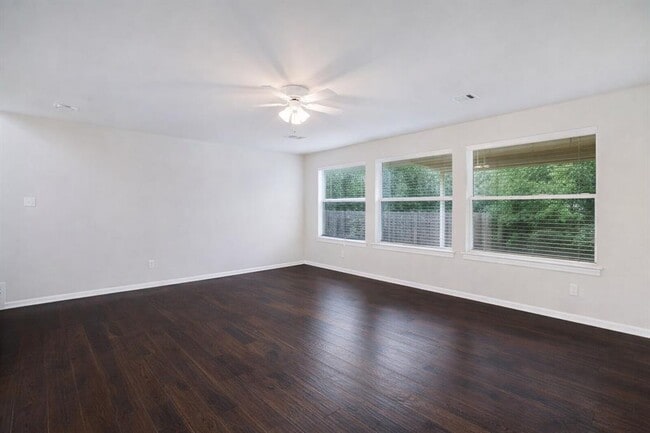 Foto del edificio - 11705 Raymond C Ewry Ln