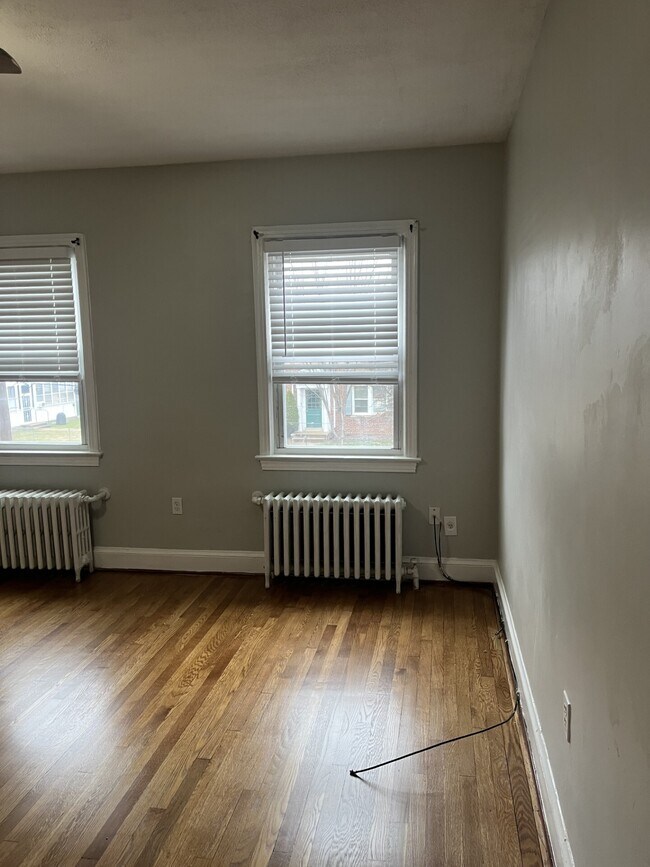 Building Photo - 4015 9th St NE