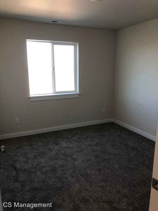 Building Photo - 1306 Westwood Cir