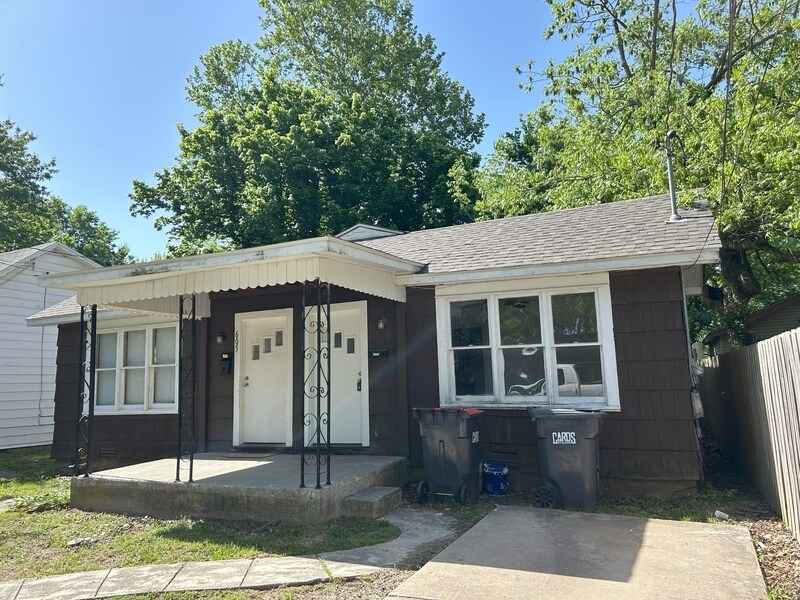 Foto principal - 607 W Center Ave