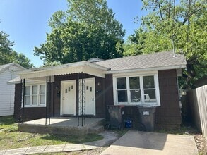 Building Photo - 607 W Center Ave