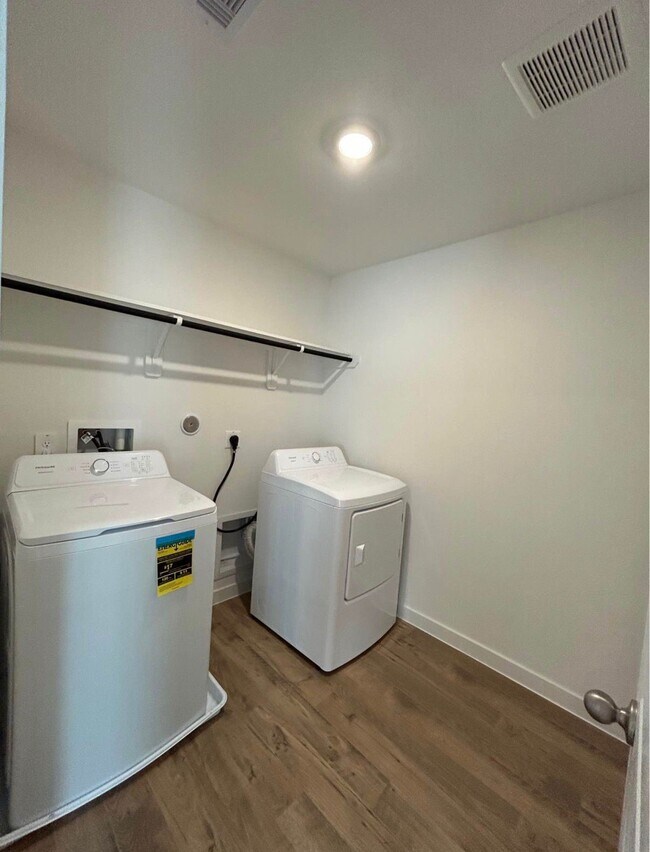 Foto del edificio - 3527 Shearwater St