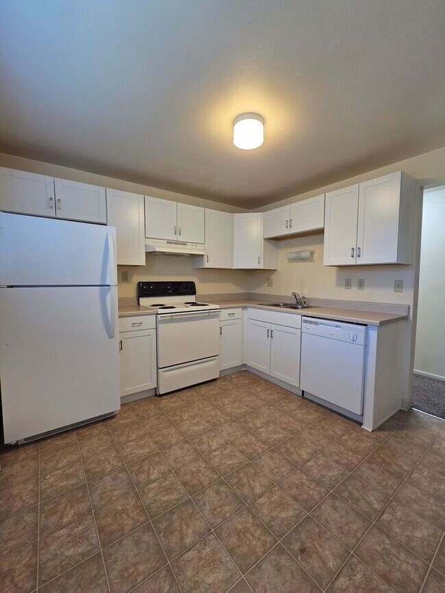 Foto del edificio - Charming 2-Bedroom Lower-Level Home in Brookwood Village!