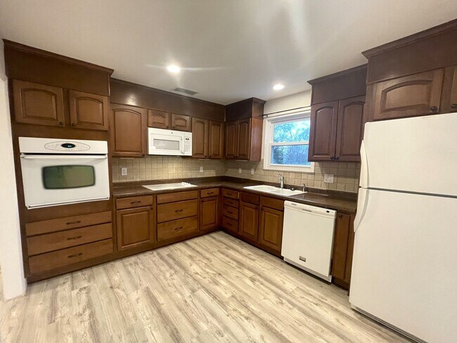 Foto del edificio - Updated 4 Bedroom, home Farragut!