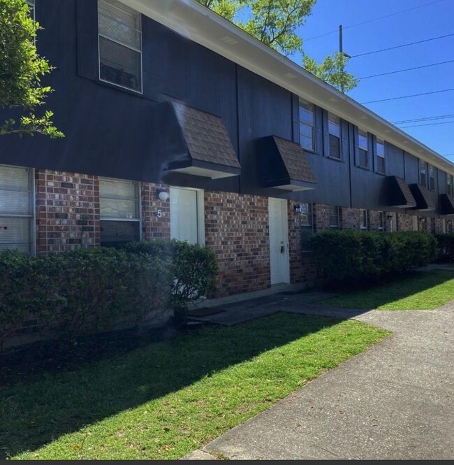 Building Photo - 530 Orangeburg Rd