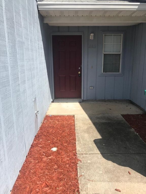 Building Photo - 613 Virginia Oak Ct