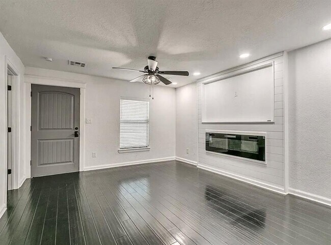 Foto del edificio - 227 W Hayes St