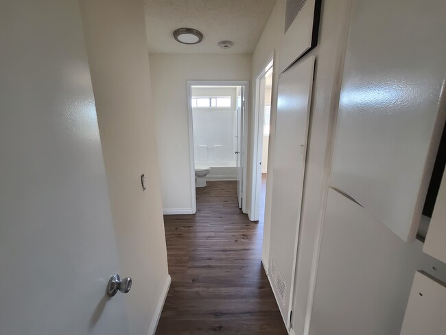 Hallway - 516 N Berendo St