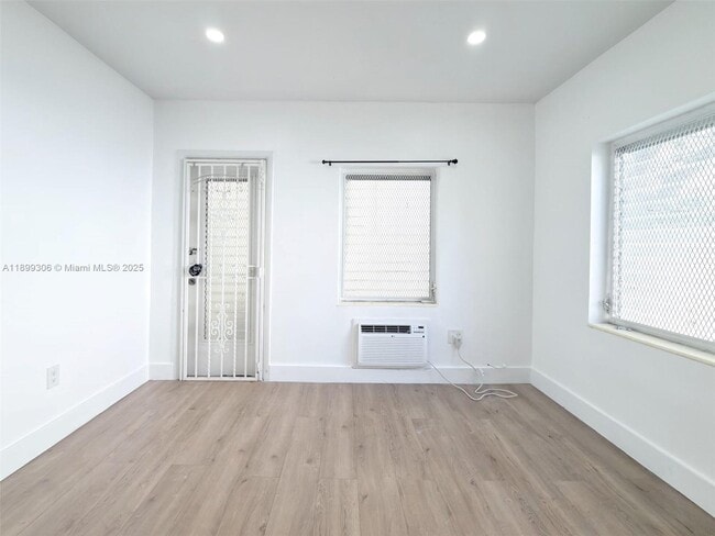 Foto del edificio - 544 Michigan Ave