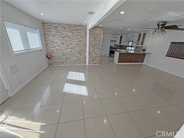 Foto del edificio - 621 E Pine St