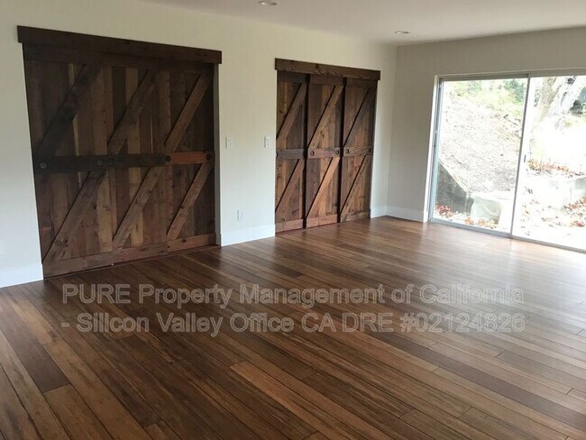 Foto del edificio - 17520 Old Summit Rd
