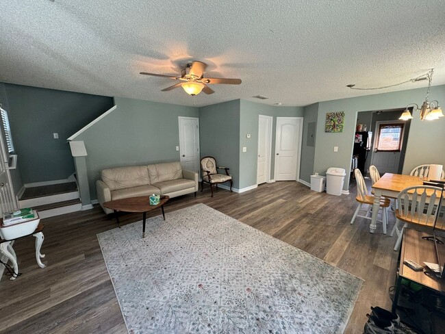 Foto del edificio - Awesome Standalone Townhouse at Bridgewater!