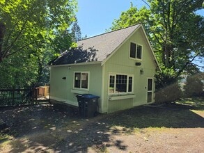 Building Photo - 10367 NE Shore Dr