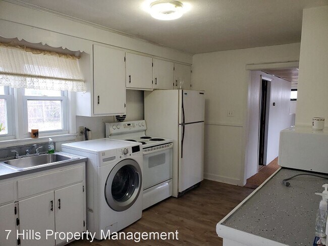 Building Photo - 4 br, 1 bath House - 56 Shady Lane Ave