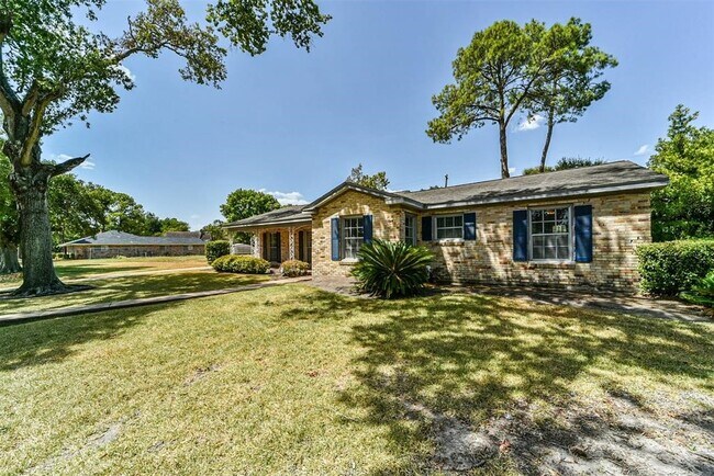 Foto del edificio - 3423 Ozark St