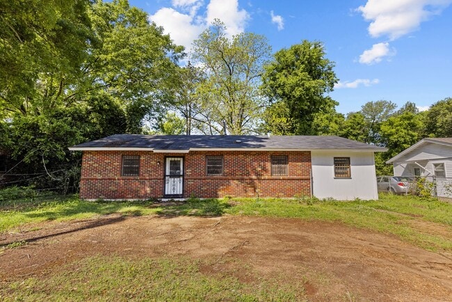 Building Photo - Stylish & Newly Renovated 4 Bedroom 2 Bath...