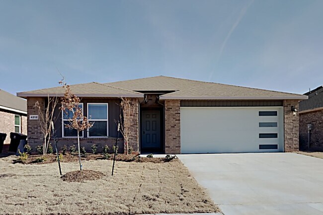 Foto del edificio - Very Nice 4 Bed 2 Bath Home in Mustang Sch...
