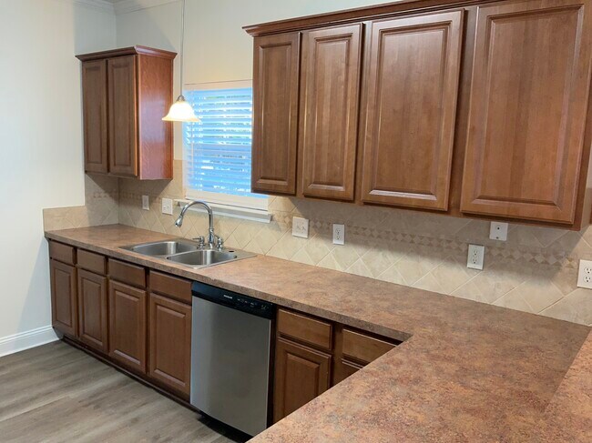 Building Photo - 2477 Glyncastle Way