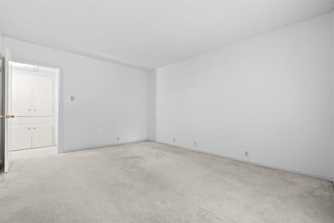 Building Photo - 2601 Bellefontaine St