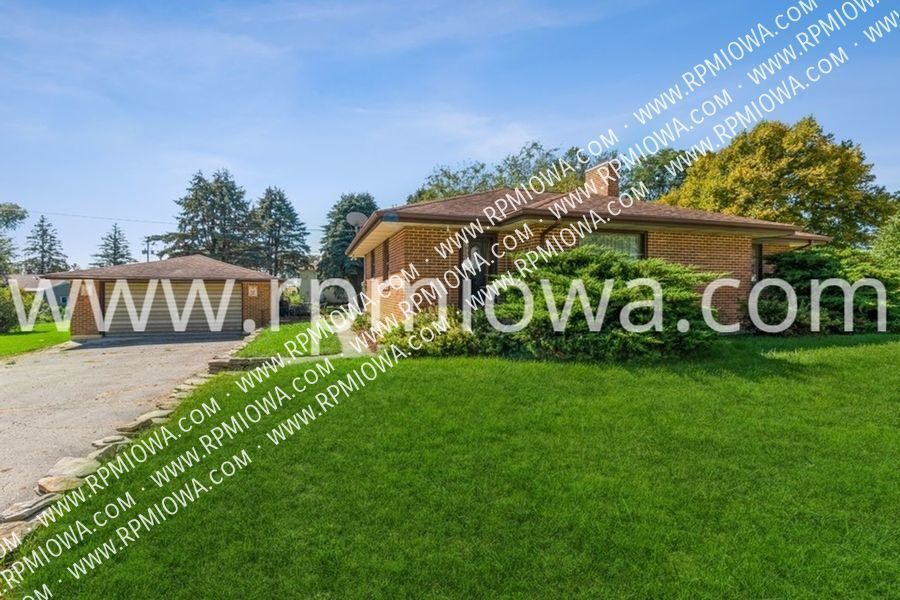 Primary Photo - 3 Bedroom Ranch Home in Jewell!