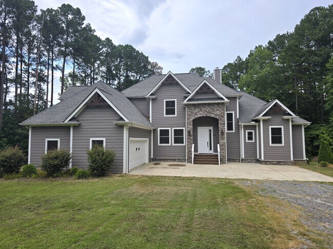 Foto del edificio - 369 Ketchie Creek Rd