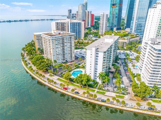 Building Photo - 1408 Brickell Bay Dr