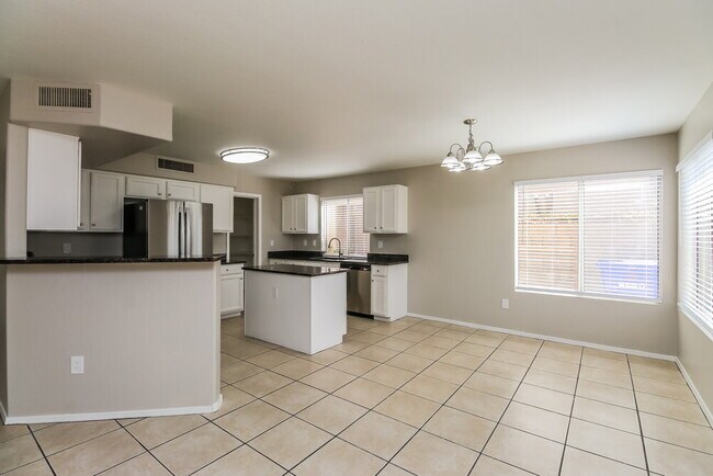Foto del edificio - 773 E Kesler Ln