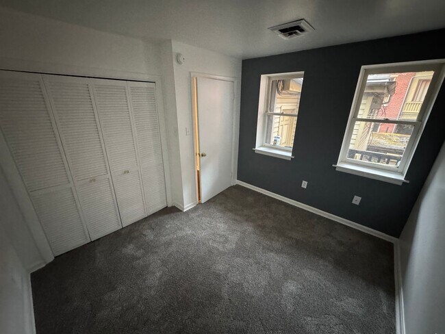 Foto del edificio - 403-405 Walnut St