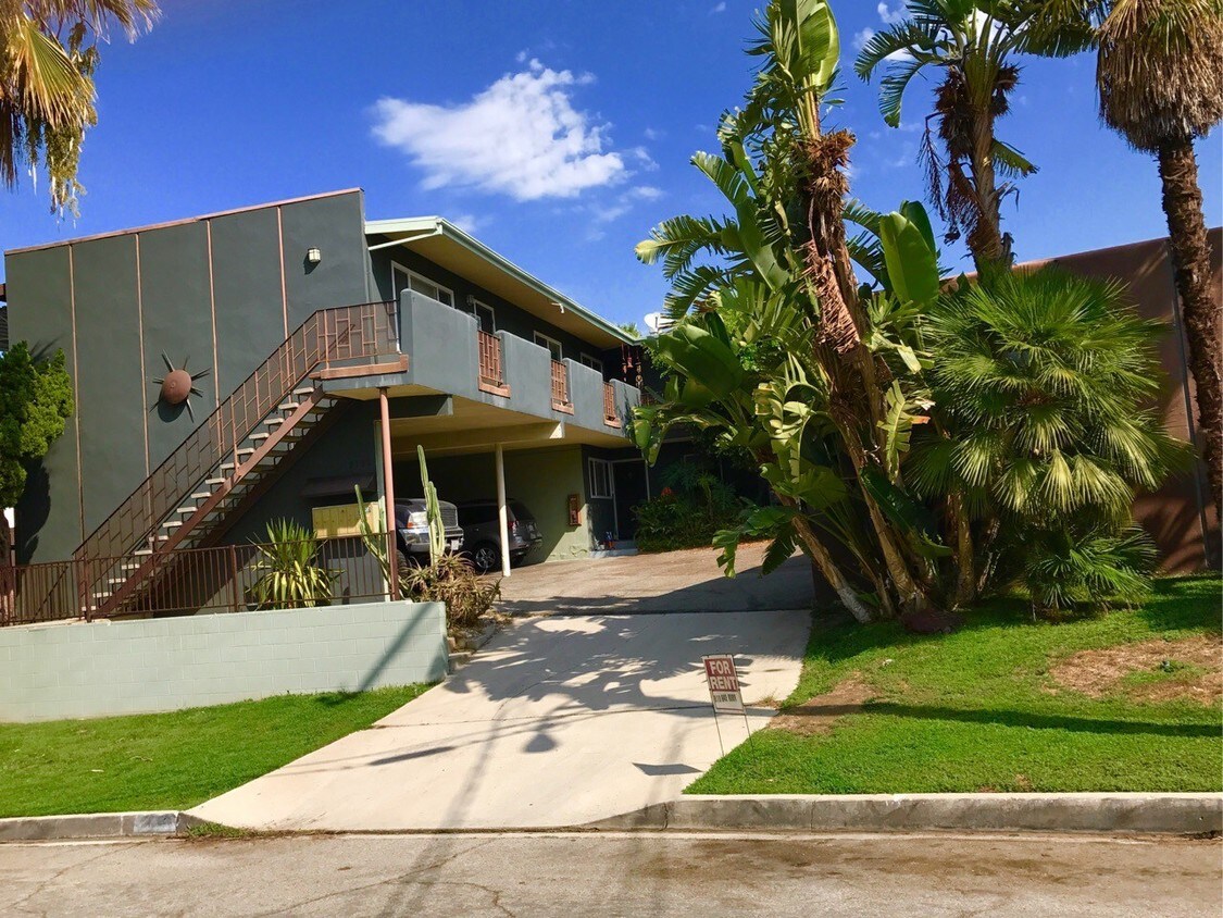 Foto del edificio - 2137 La Canada Crest Dr