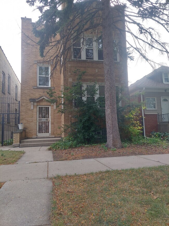 Building Photo - 3848 N Mozart St