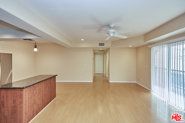 Building Photo - 956 S St Andrews Pl