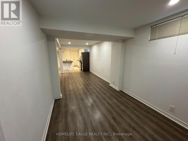 Building Photo - 121 Primeau Dr
