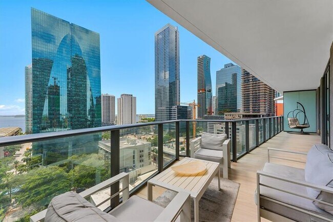 Foto del edificio - 1300 S Miami Ave