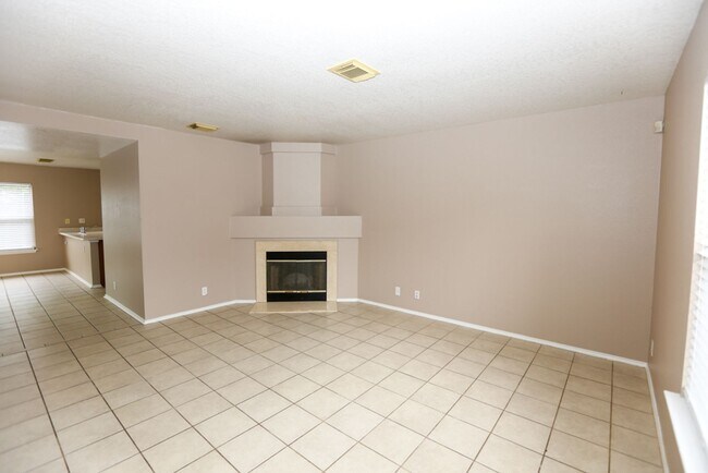 Building Photo - 11 Stallion Hills