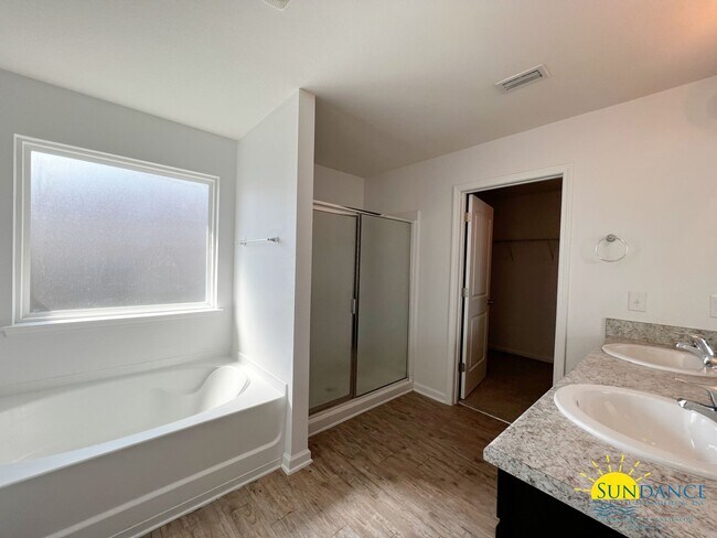 Building Photo - Beautiful 4 Bedroom Home in Miramar Beach