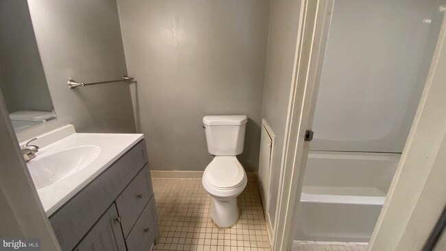 Building Photo - 9635 White Acre Rd