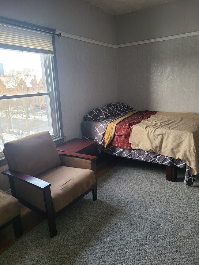 Foto del edificio - 2344 Prospect Ave E